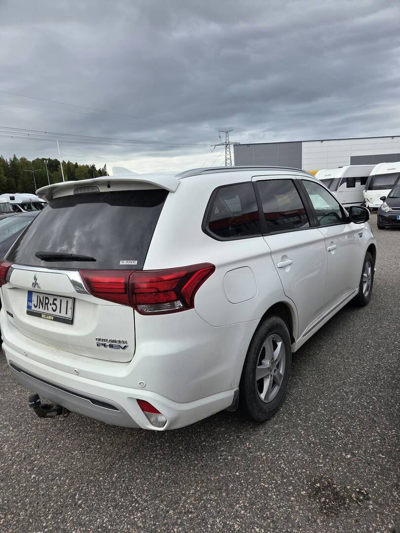 Mitsubishi Outlander PHEV 2019, kuva 3/3
