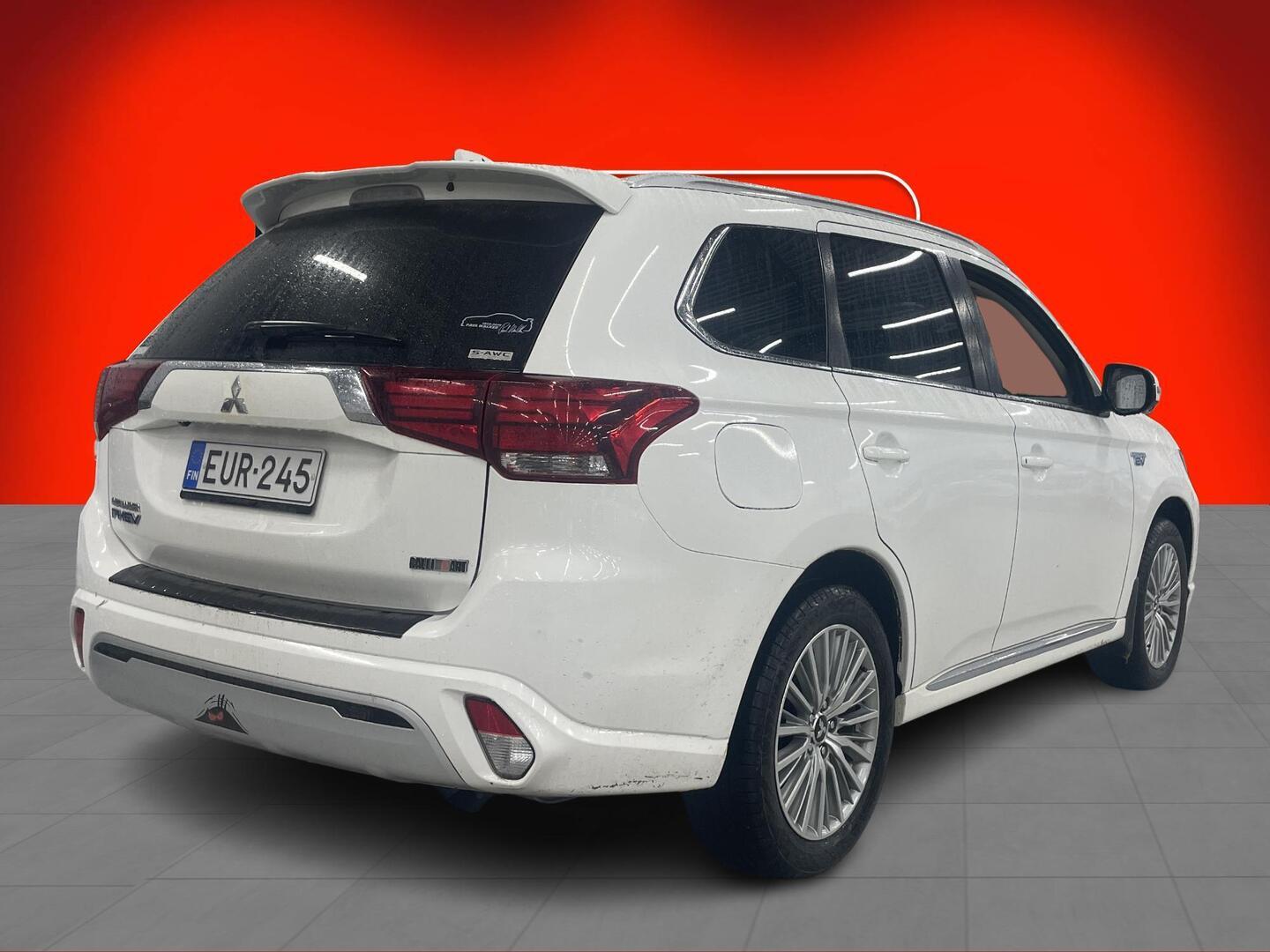 Mitsubishi Outlander PHEV 2020, kuva 2/3