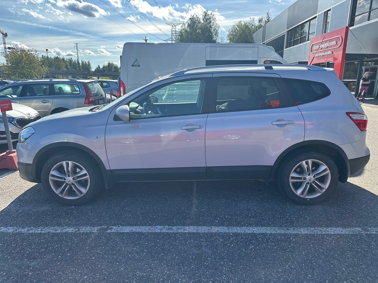 Nissan Qashqai+2 2012, kuva 4/4