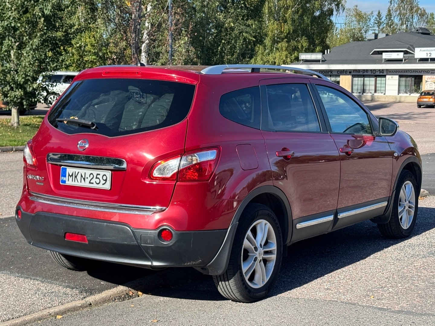 Nissan Qashqai+2 2011, photo 2/3
