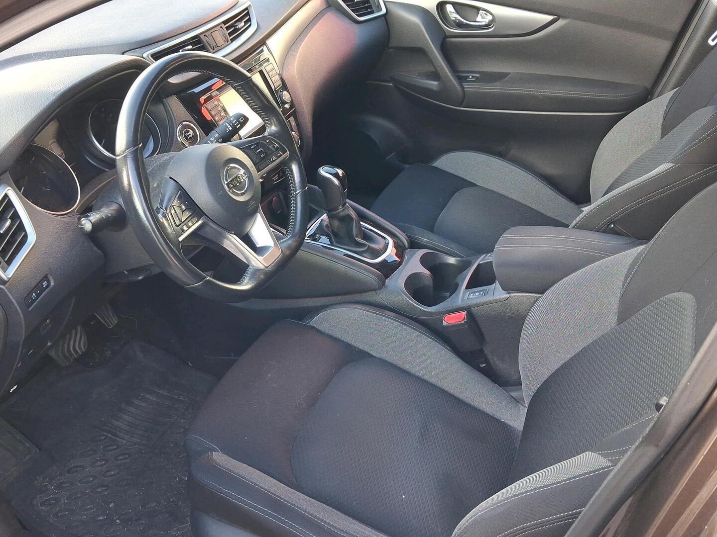 Nissan Qashqai 2018, photo 3/3
