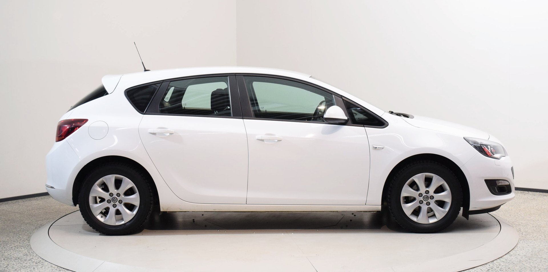 Opel Astra 2015, kuva 4/28