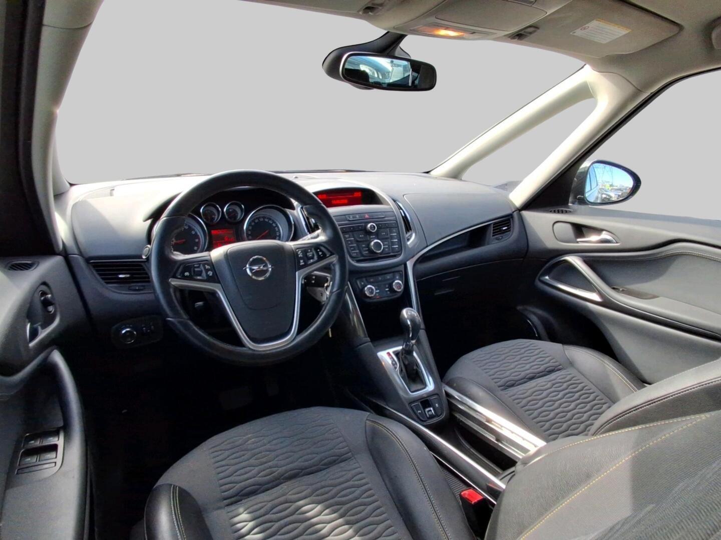Opel Zafira Tourer 2013, kuva 3/3