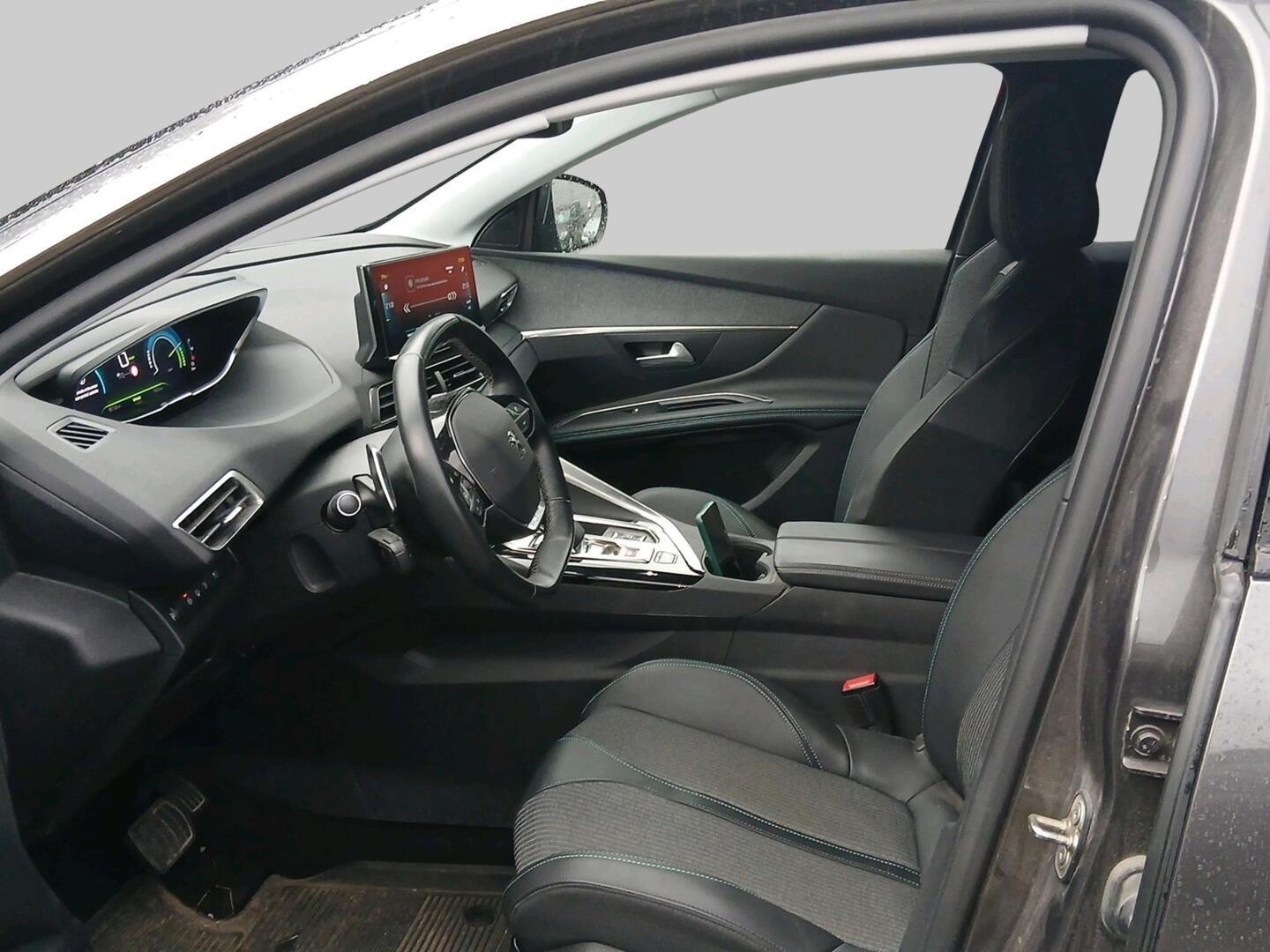 Peugeot 3008 2022, photo 3/3