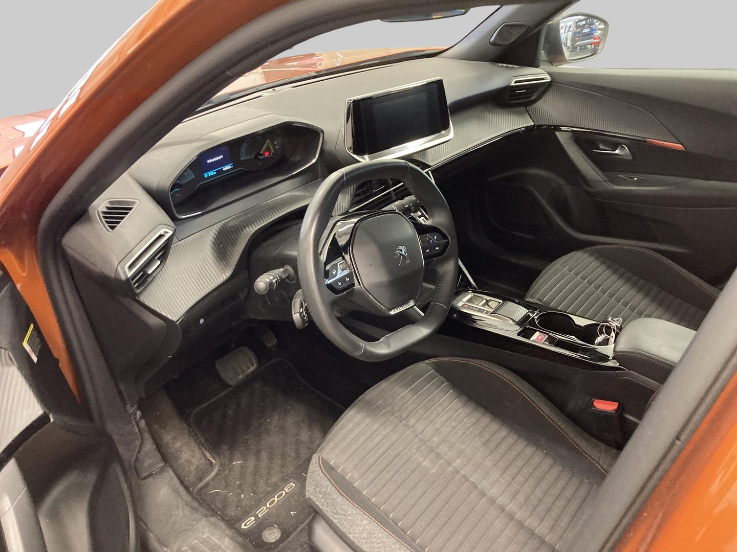 Peugeot e-2008 2023, photo 3/3