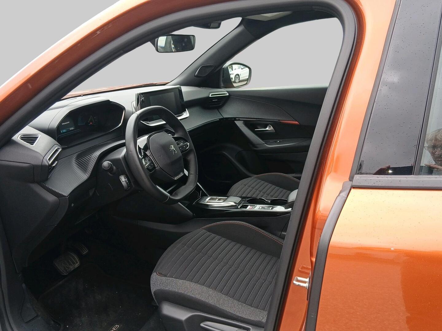 Peugeot e-2008 2023, photo 3/3