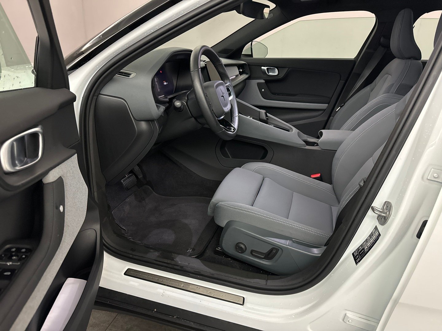 Polestar 2 2024, photo 5/7