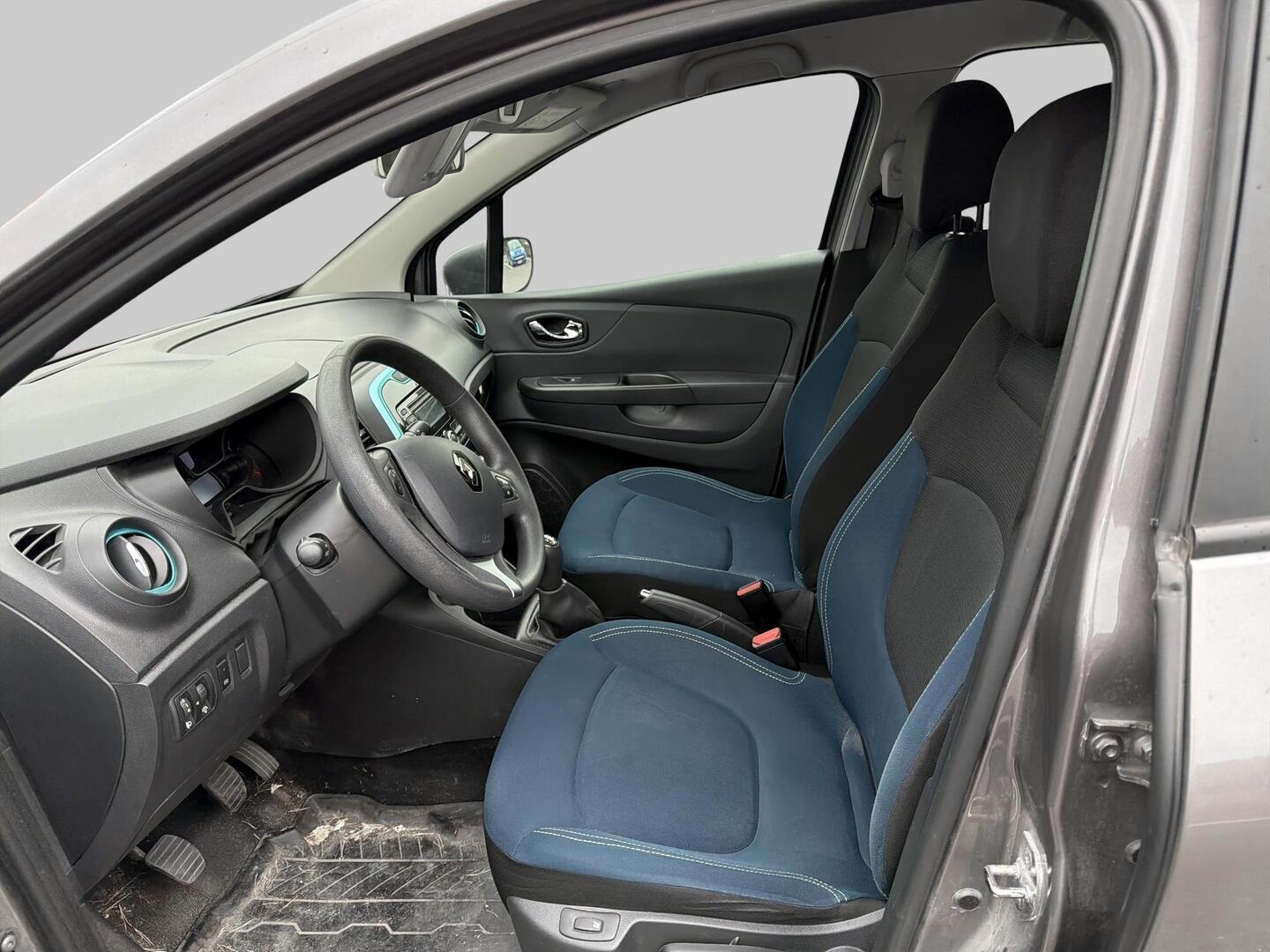 Renault Captur TCe 90 Limited 2016, photo 3/3