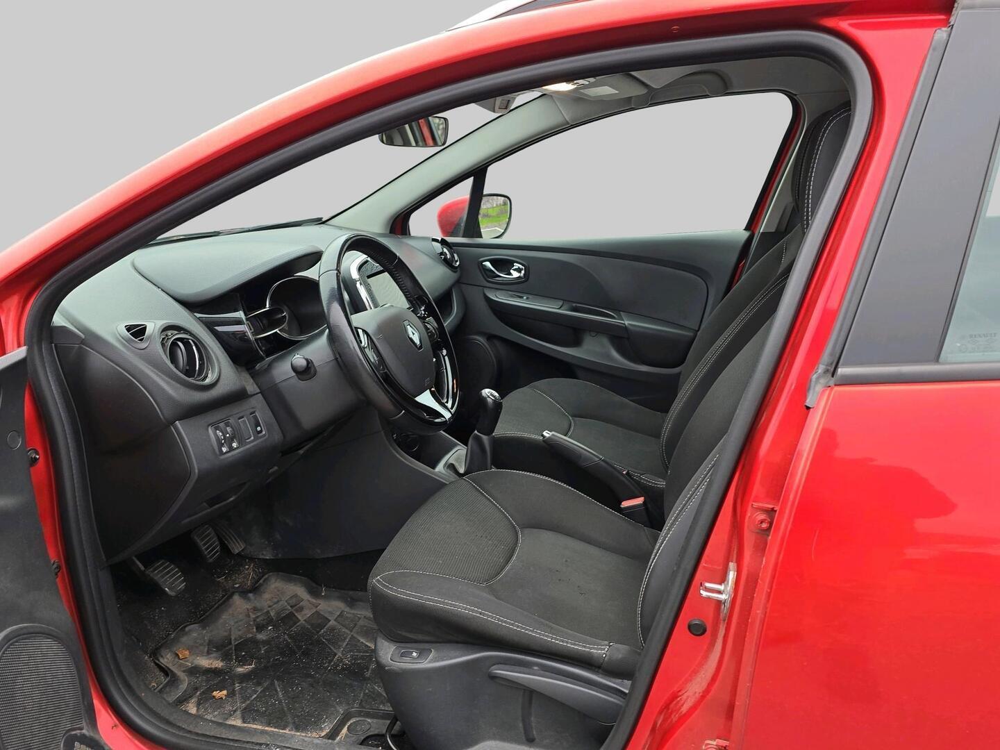 Renault Clio Sport Tourer Energy TCe 90 2014, bild 3/3