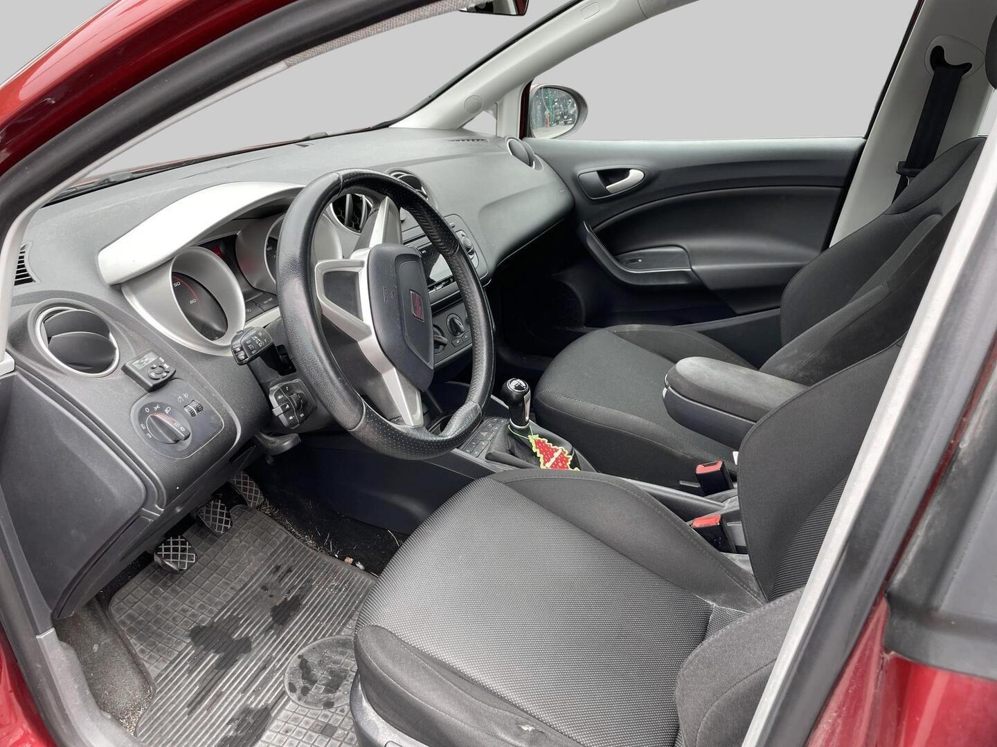 Seat Ibiza 1,6 TDI DPF CR Sport 2010, photo 3/3