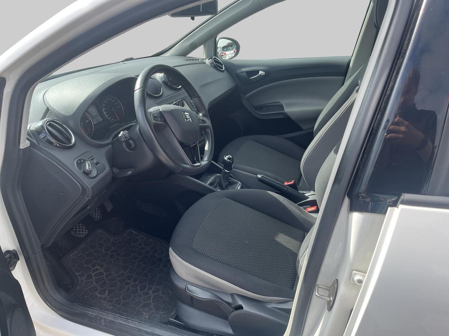 Seat Ibiza 1,2 TSI 90 Style 2016, photo 3/3