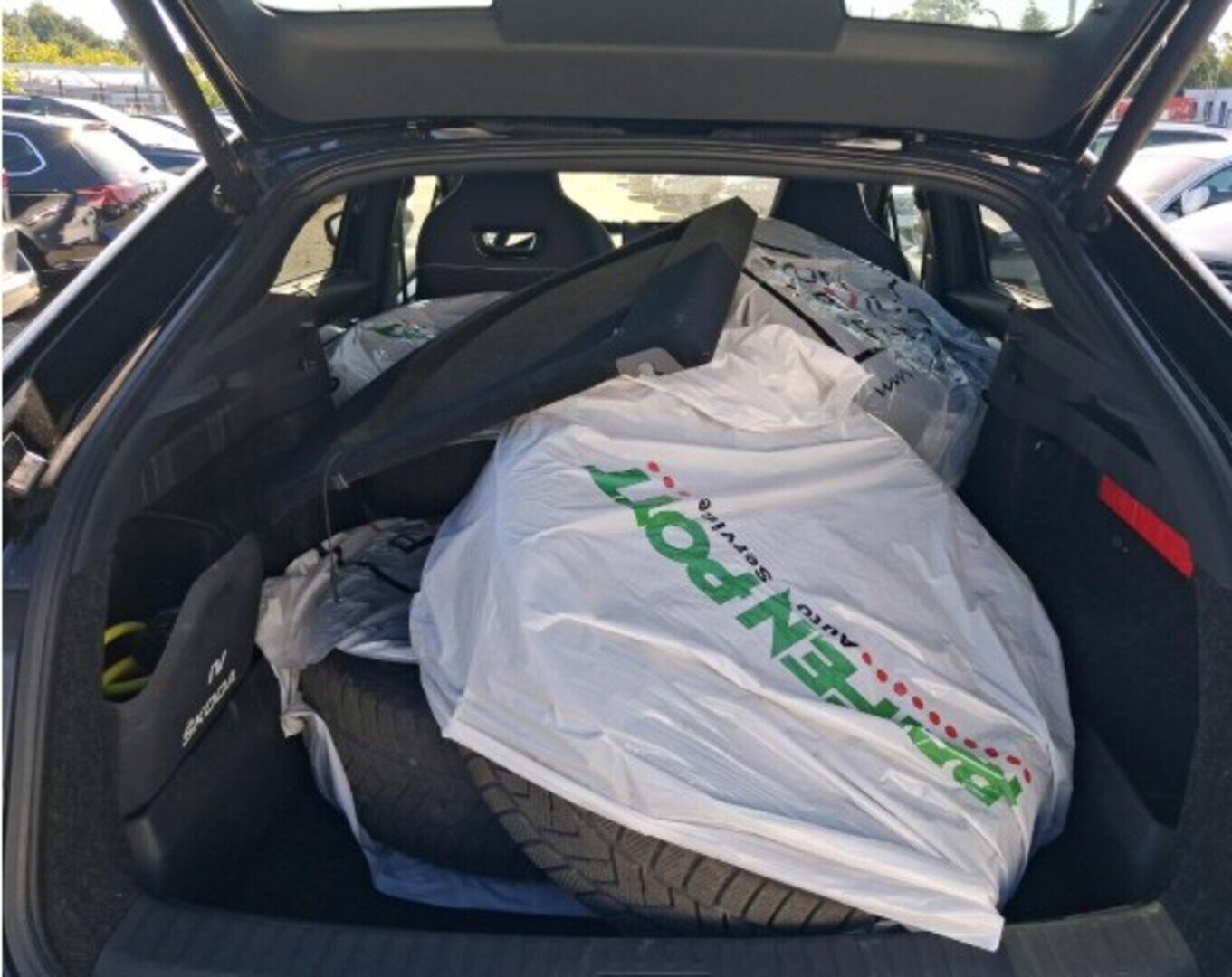 Skoda Enyaq Coupé 80x RS iV 2023, photo 2/4