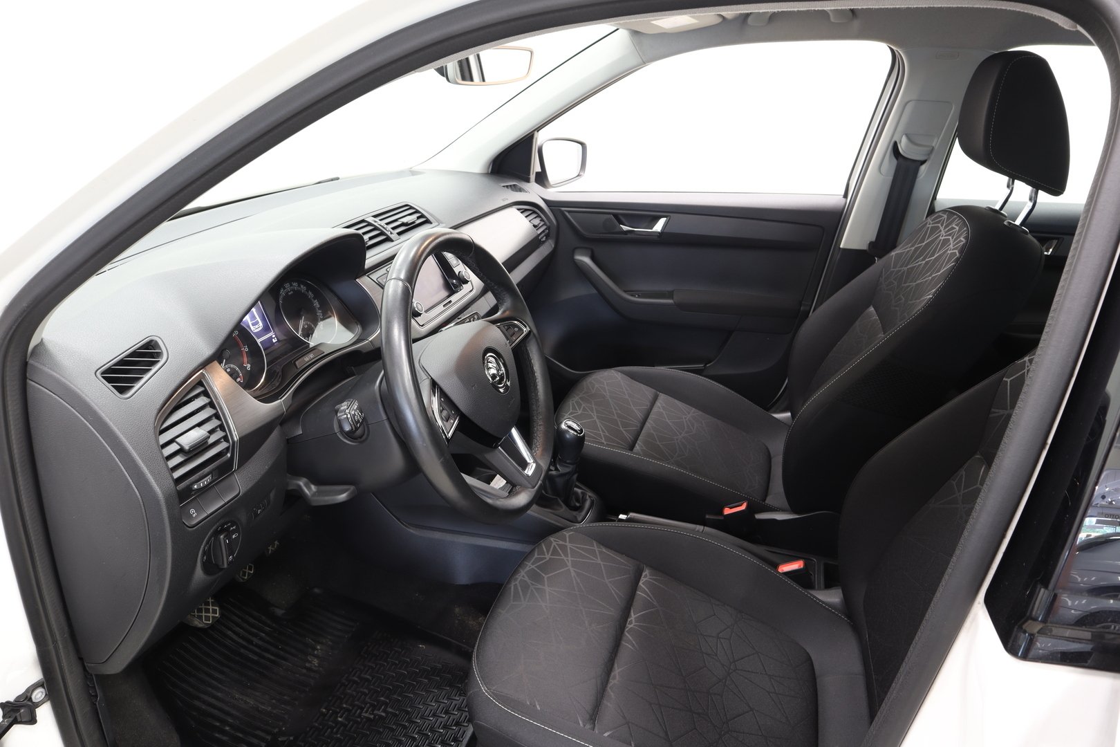 Skoda Fabia 1,0 Clever 2019, kuva 4/25