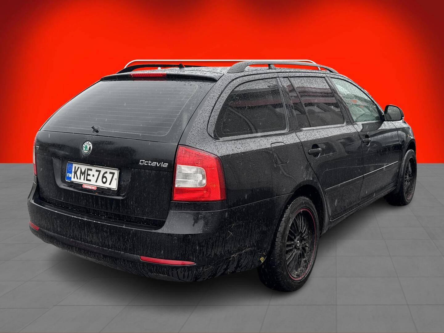 Skoda Octavia 2012, kuva 2/30