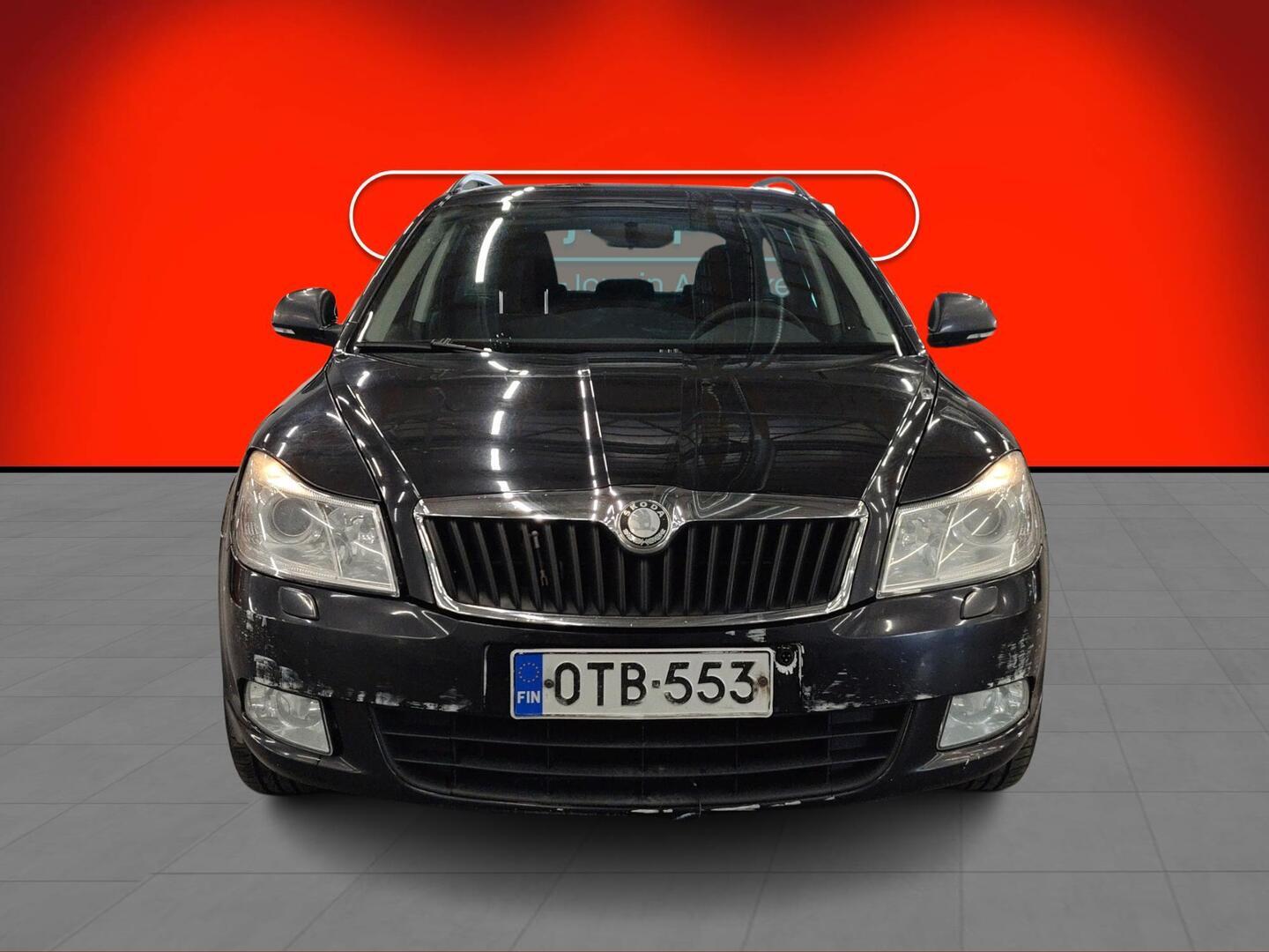 Skoda Octavia 2010, photo 2/3