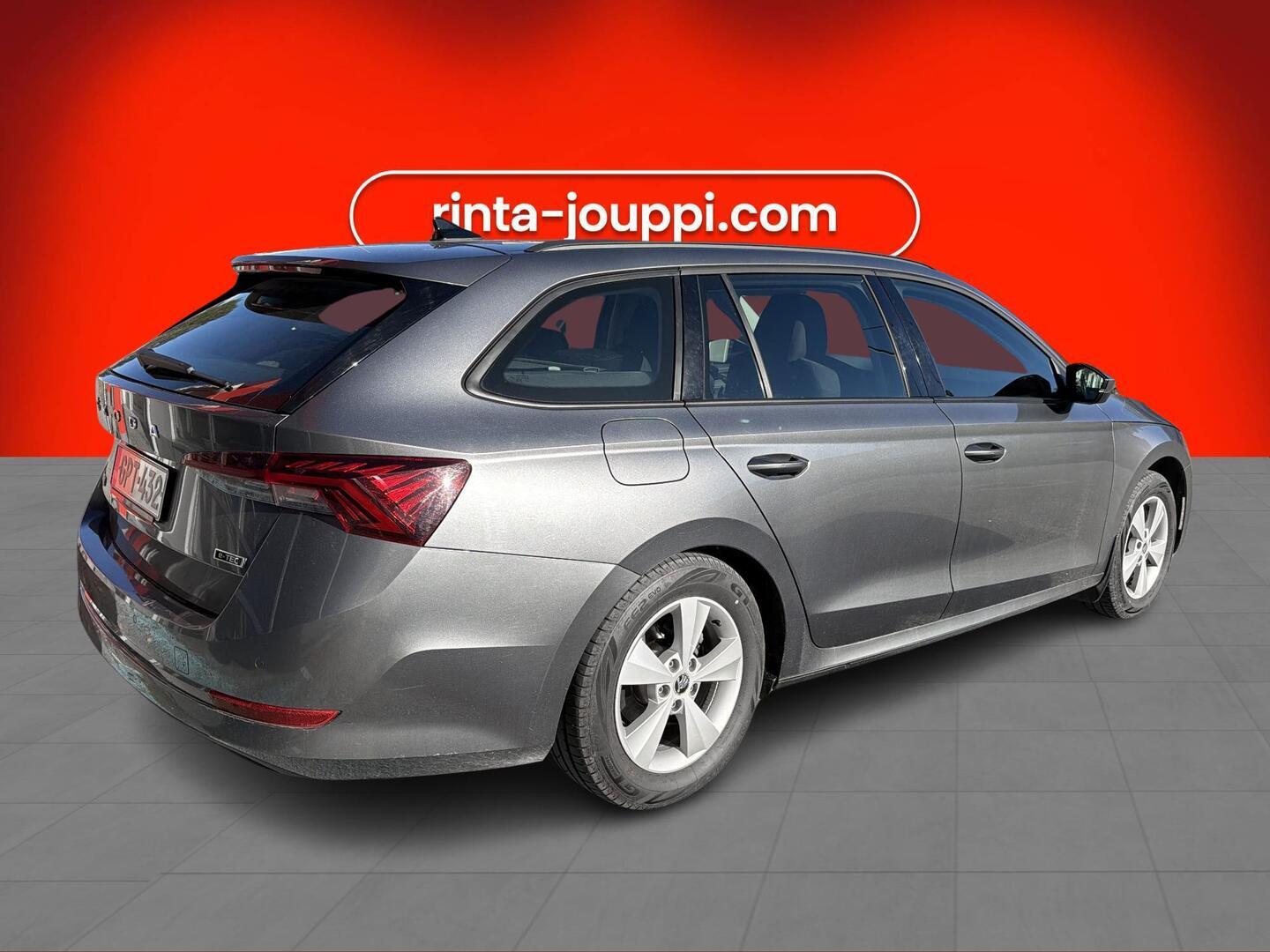 Skoda Octavia 2023, bild 2/3