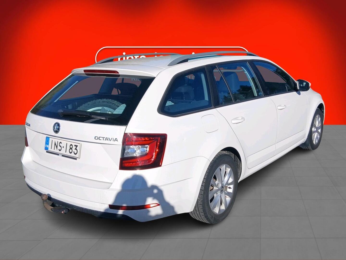 Skoda Octavia Combi 1,4 TSI Ambition 2018, bild 2/3