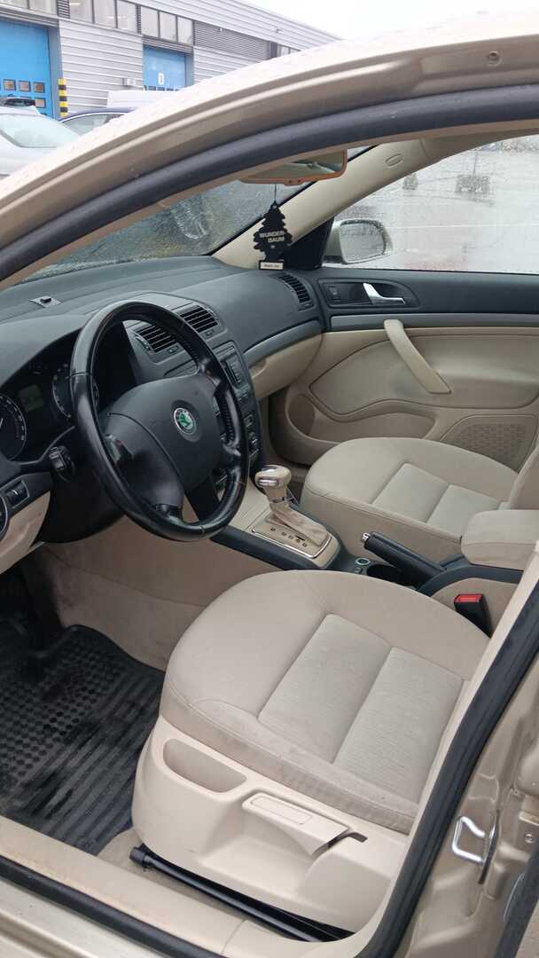 Skoda Octavia 1,6 Elegance Aut. 2006, kuva 3/3