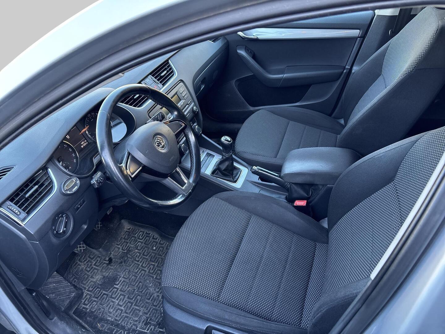 Skoda Octavia 1,6 TDI Active 2013, photo 3/3