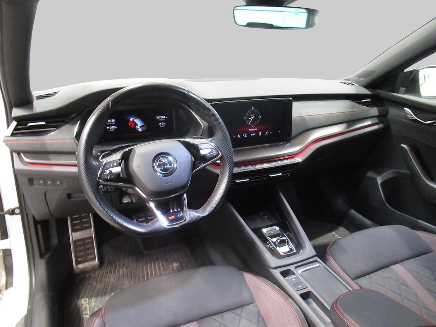 Skoda Octavia 2024, bild 3/3