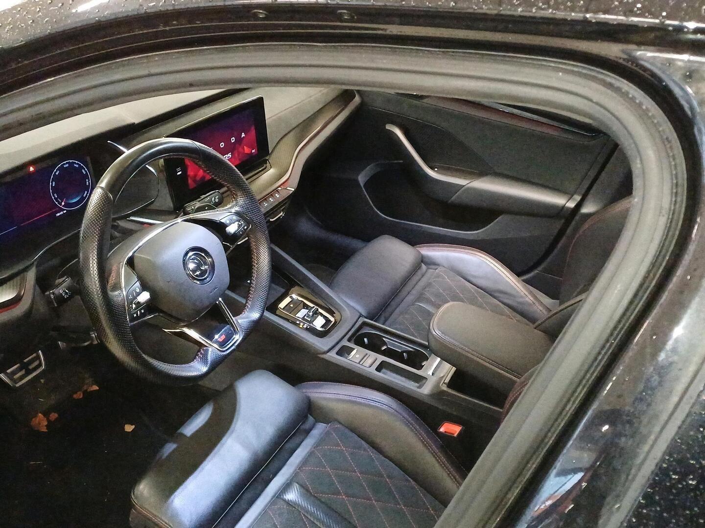 Skoda Octavia 2024, bild 3/3