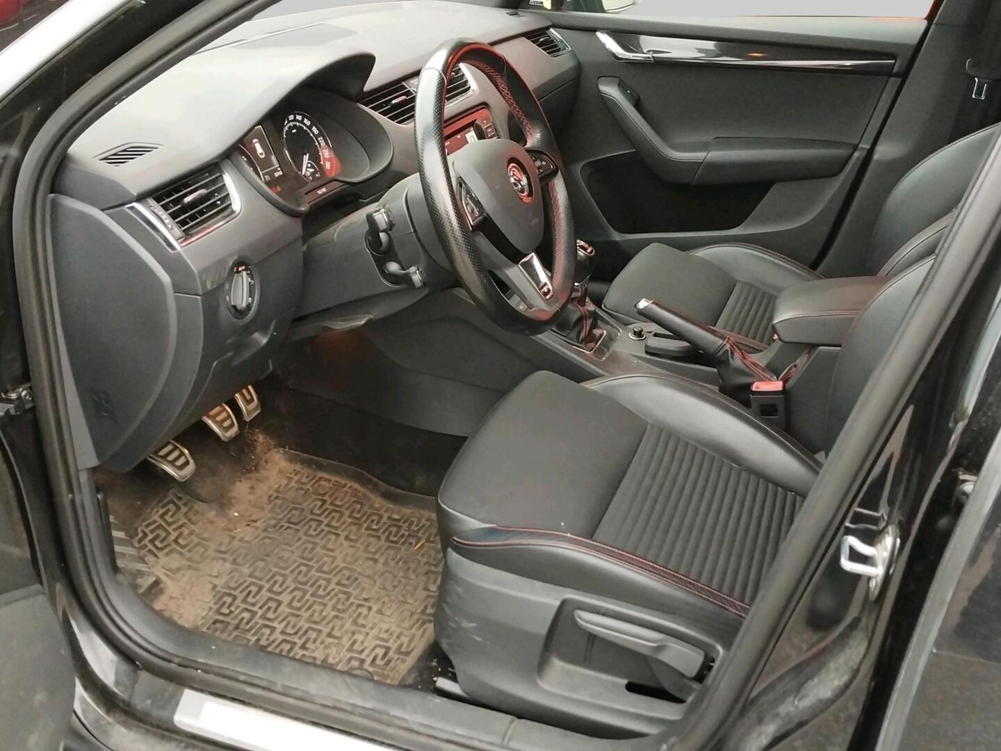 Skoda Octavia Combi 2,0 TDI RS 2014, bild 3/3