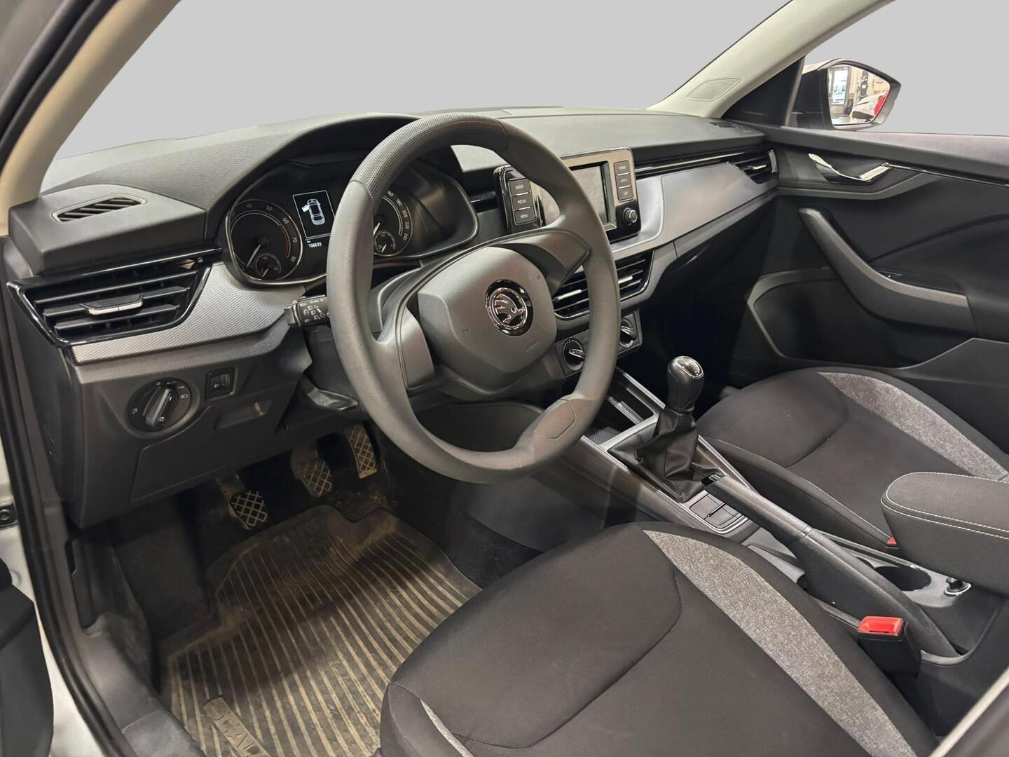 Skoda Scala 1,0 TSI 95 Active 2021, bild 3/3