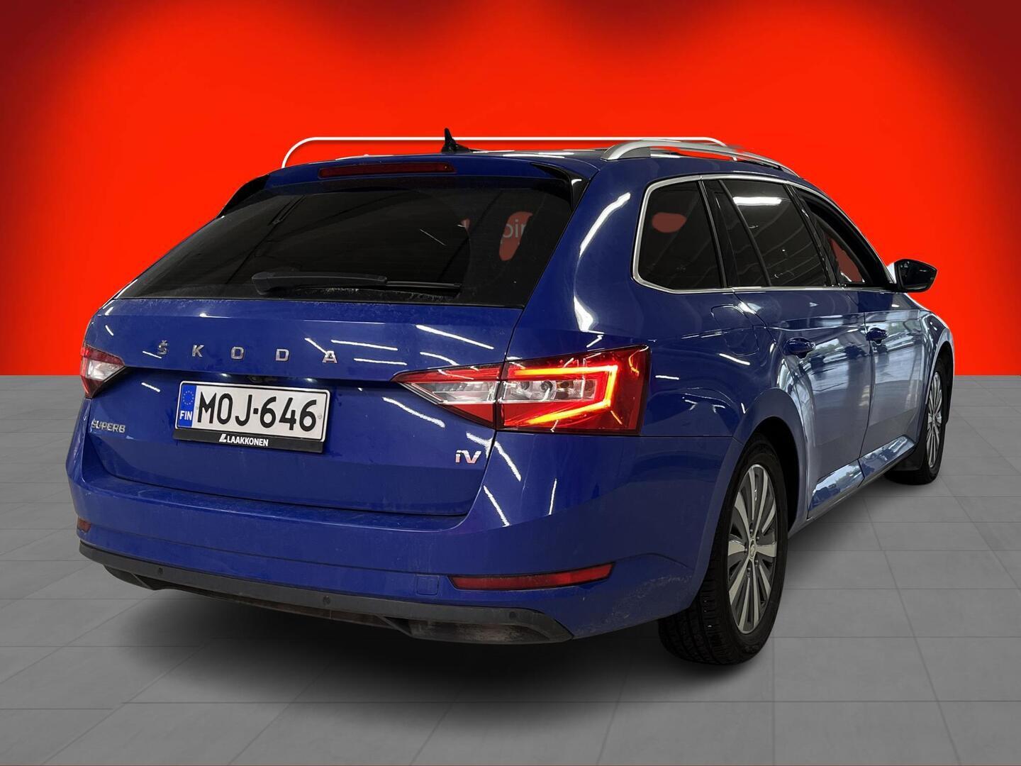 Skoda Superb 2022, kuva 2/3