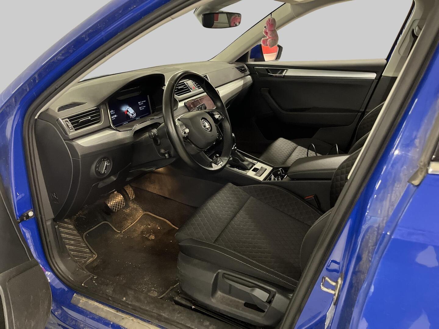 Skoda Superb 2022, kuva 3/3