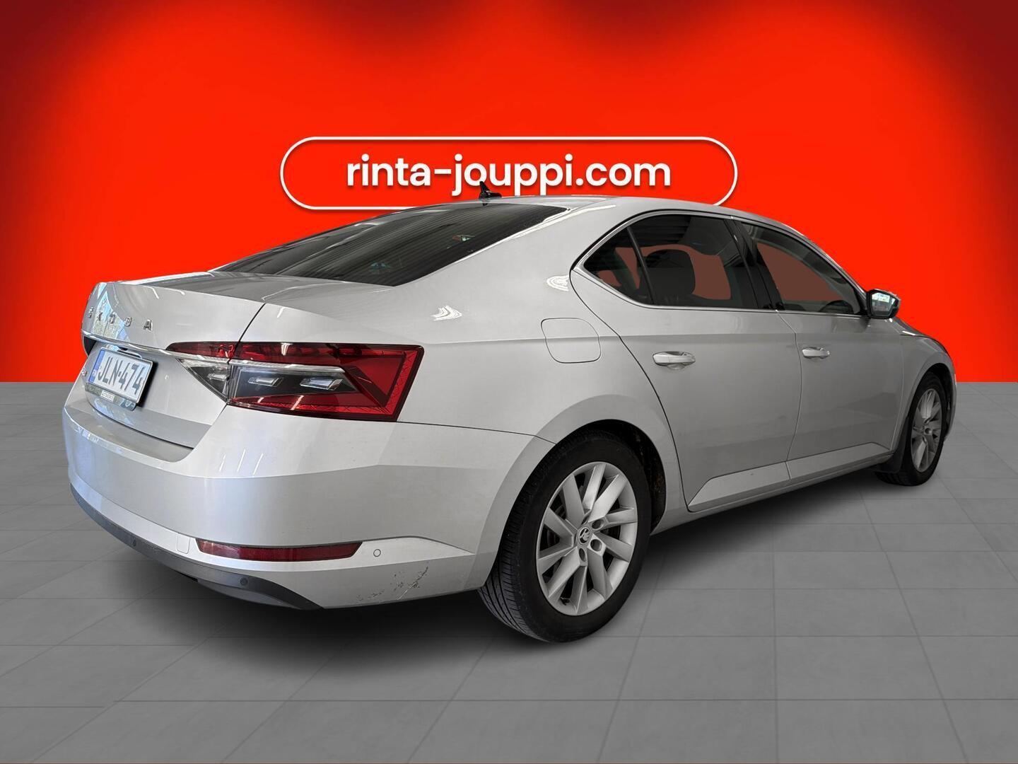 Skoda Superb 2020, kuva 2/3