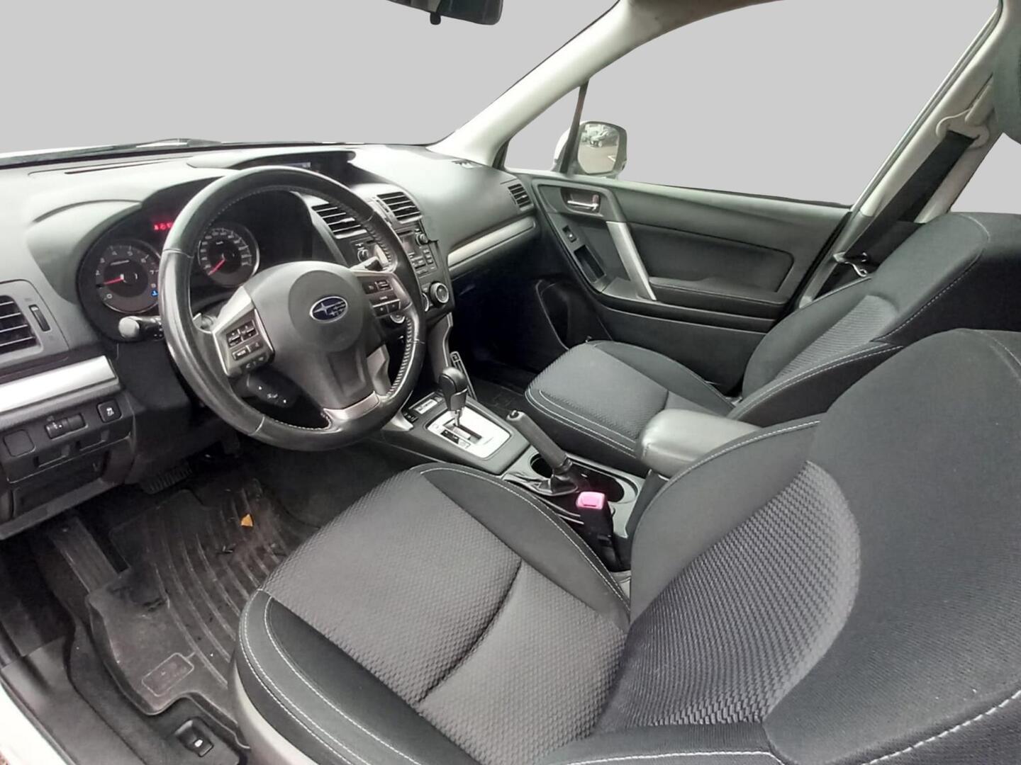 Subaru Forester 2,0 XS CVT 2014, kuva 3/3