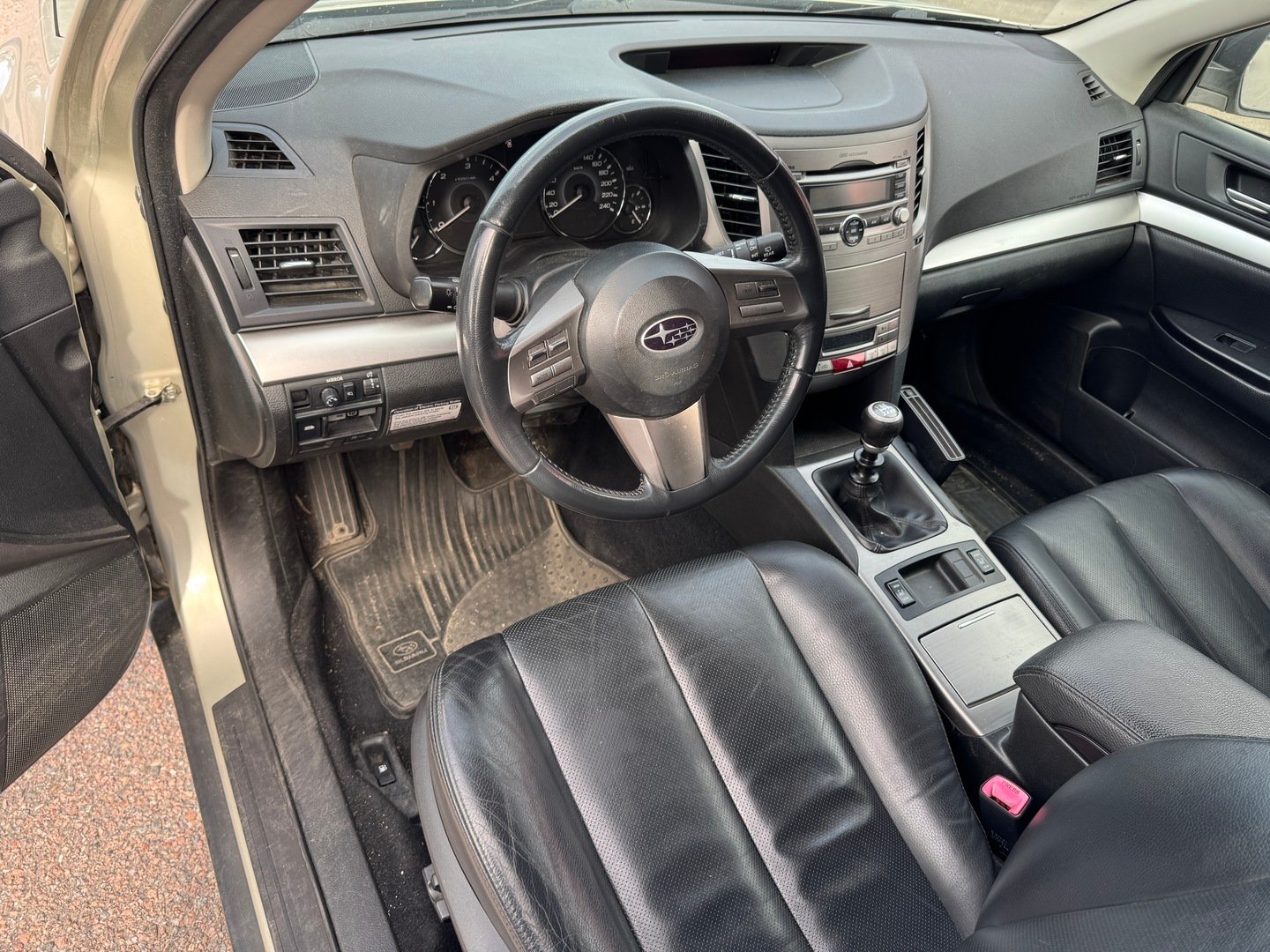 Subaru Outback 2,0 TD UA 6MT 2011, photo 3/3