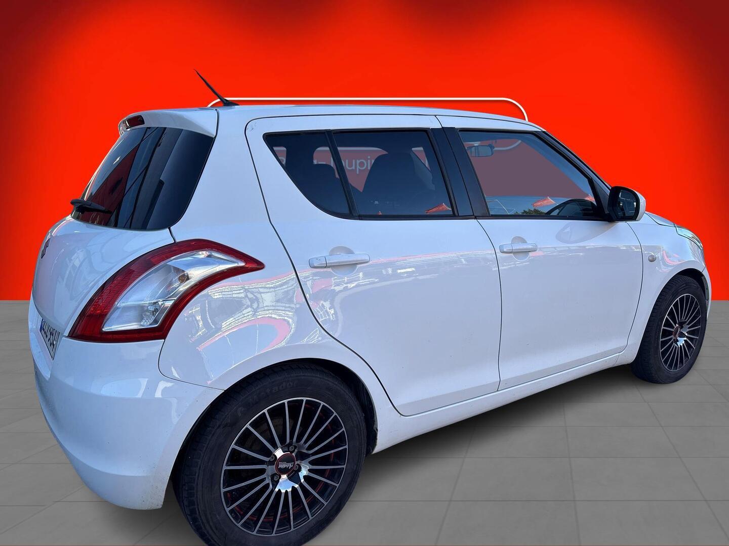 Suzuki Swift 1,2 VVT Hot Chili 5D 5MT 2011, bild 2/3