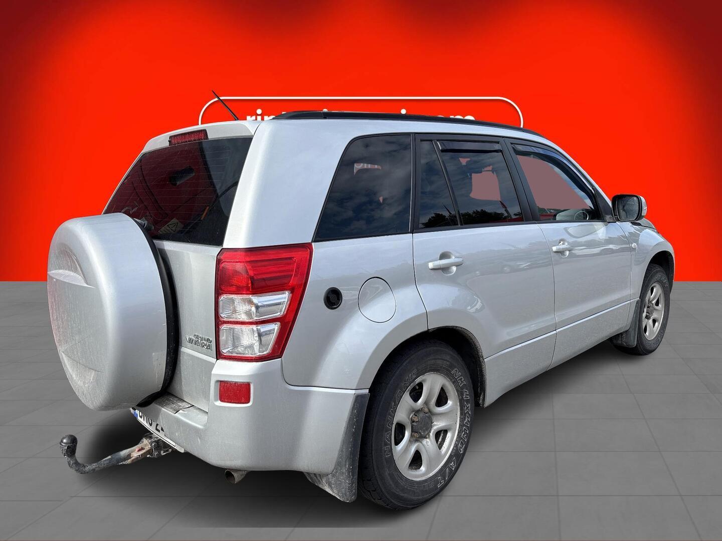 Suzuki Vitara 2.0 4WD 140hv 2005, photo 2/3