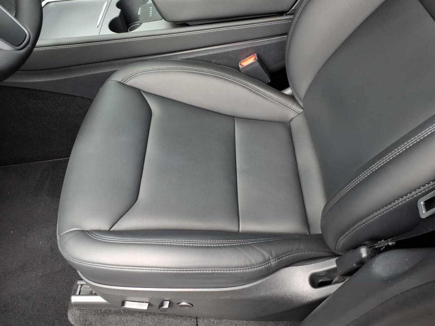 Tesla Model Y Long Range Dual Motor AWD 2023, photo 3/3