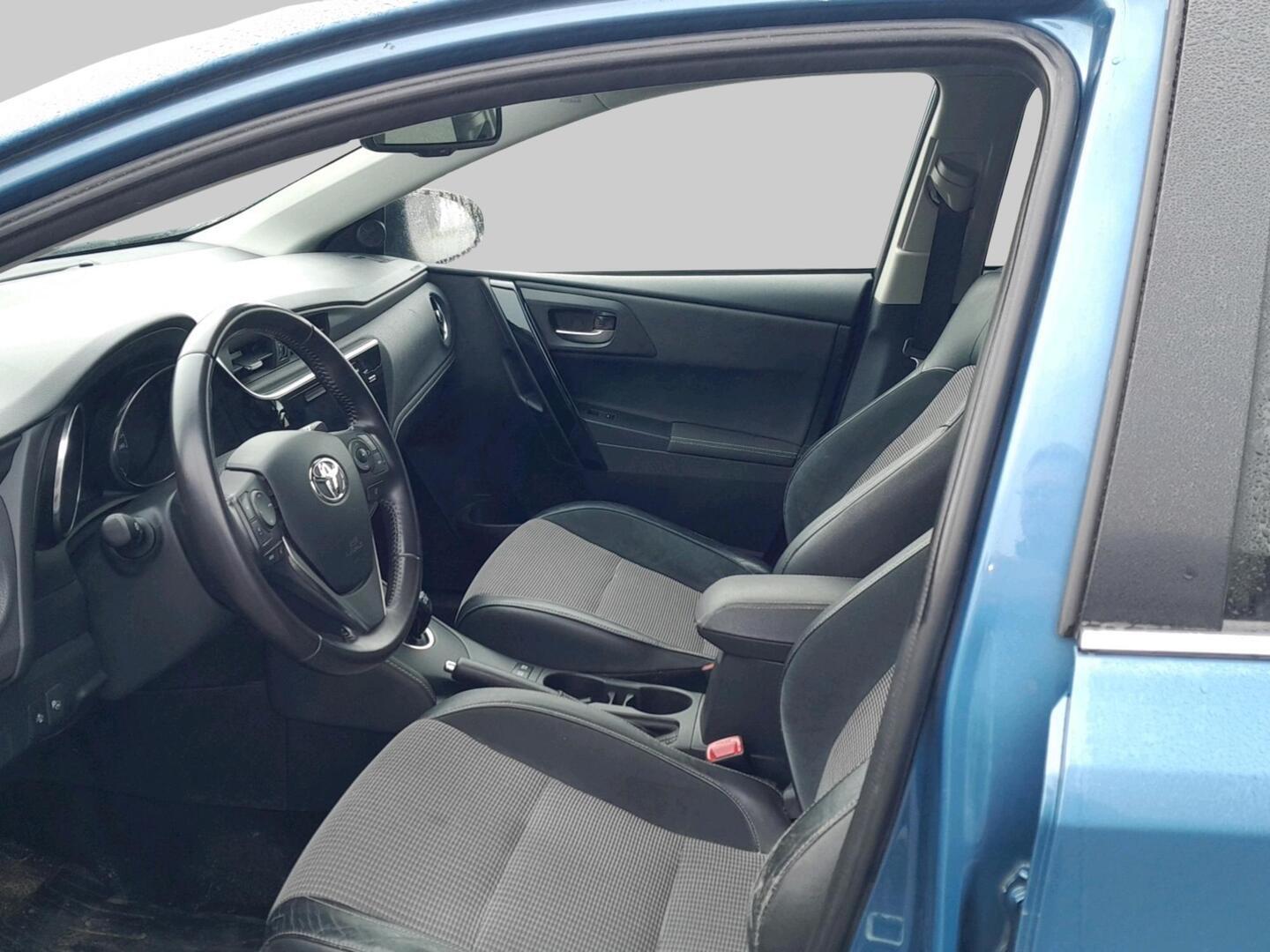 Toyota Auris 2015, kuva 3/3