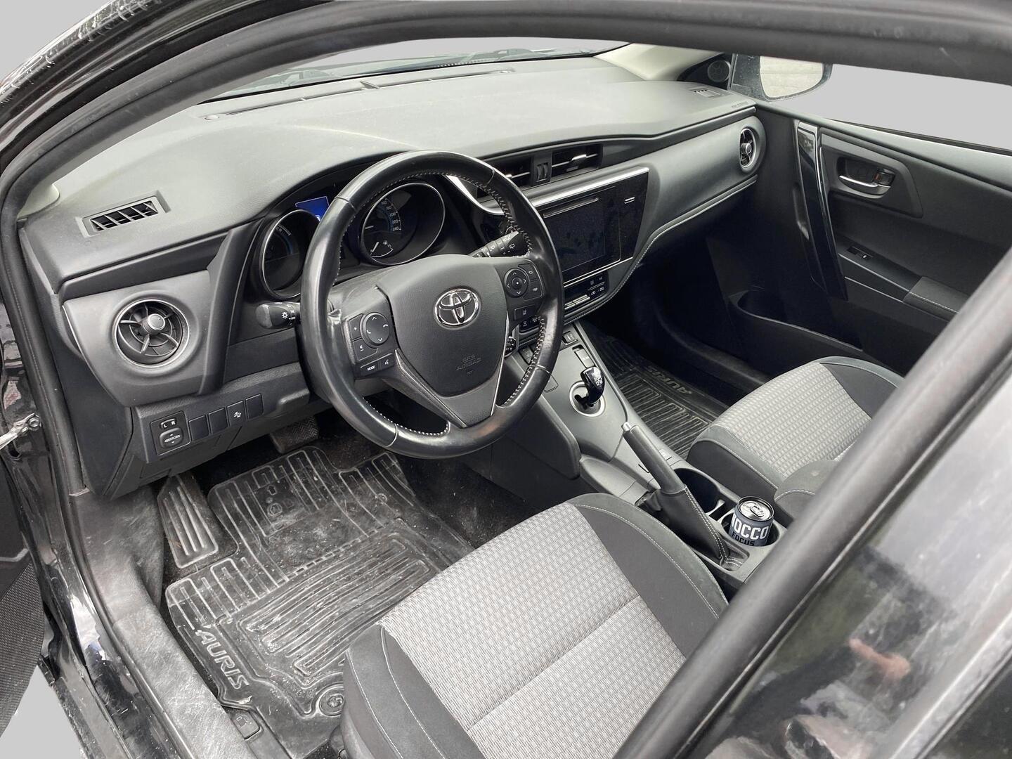 Toyota Auris 1,8 Hybrid Active Edition 2019, photo 3/30