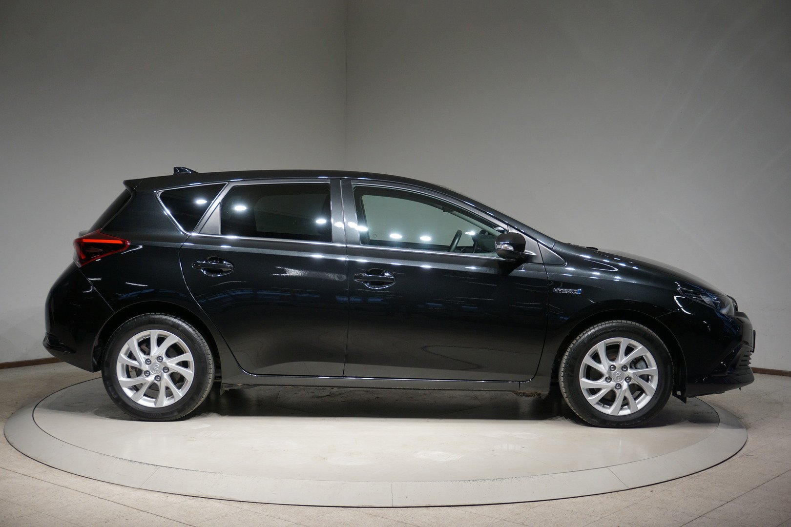Toyota Auris 1,8 Hybrid Active Edition 2019, photo 4/30