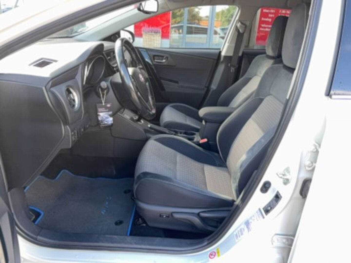 Toyota Auris 1.8 Hybrid Touring Sports 2018, kuva 3/3