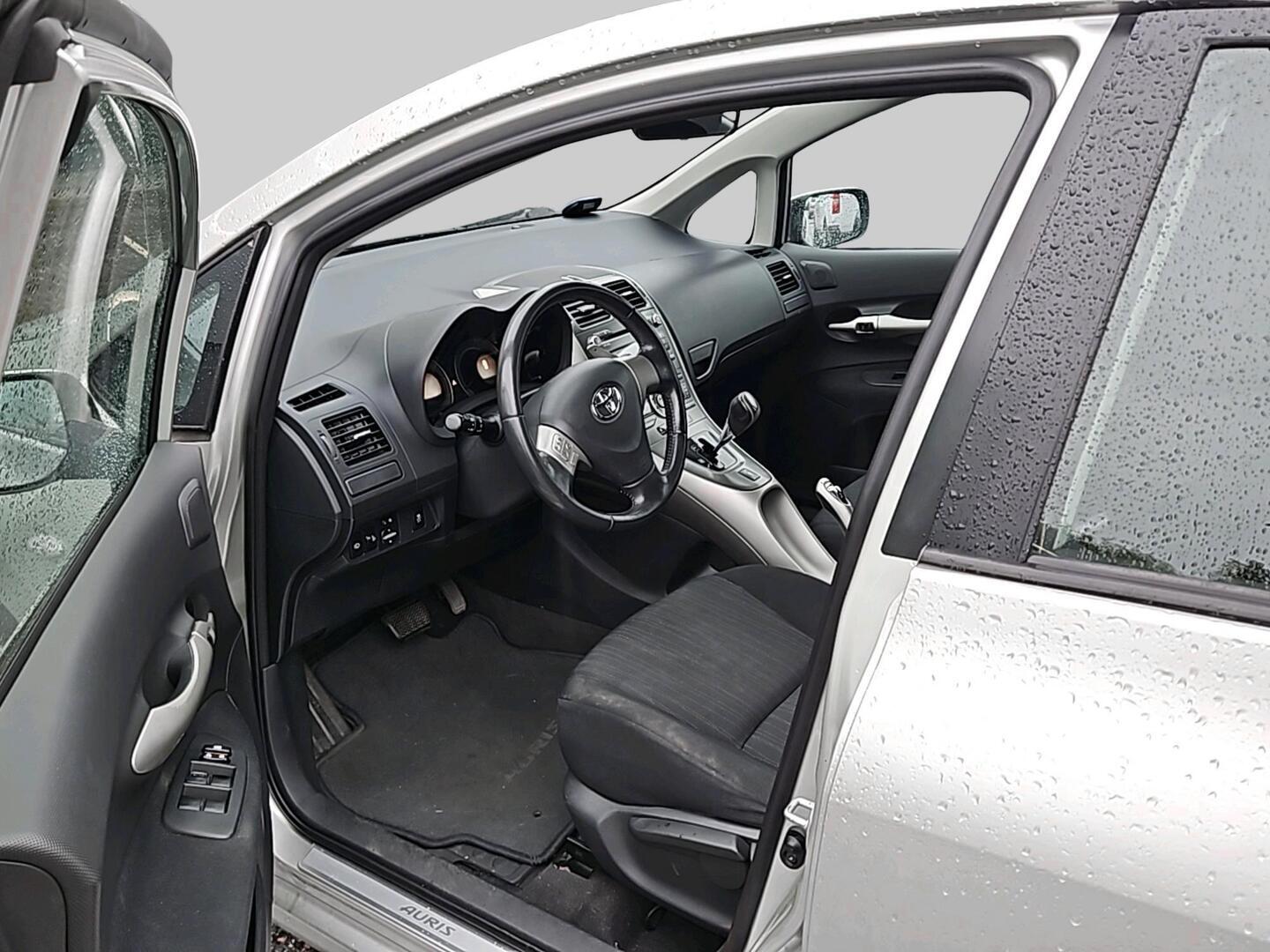 Toyota Auris 2007, kuva 3/3