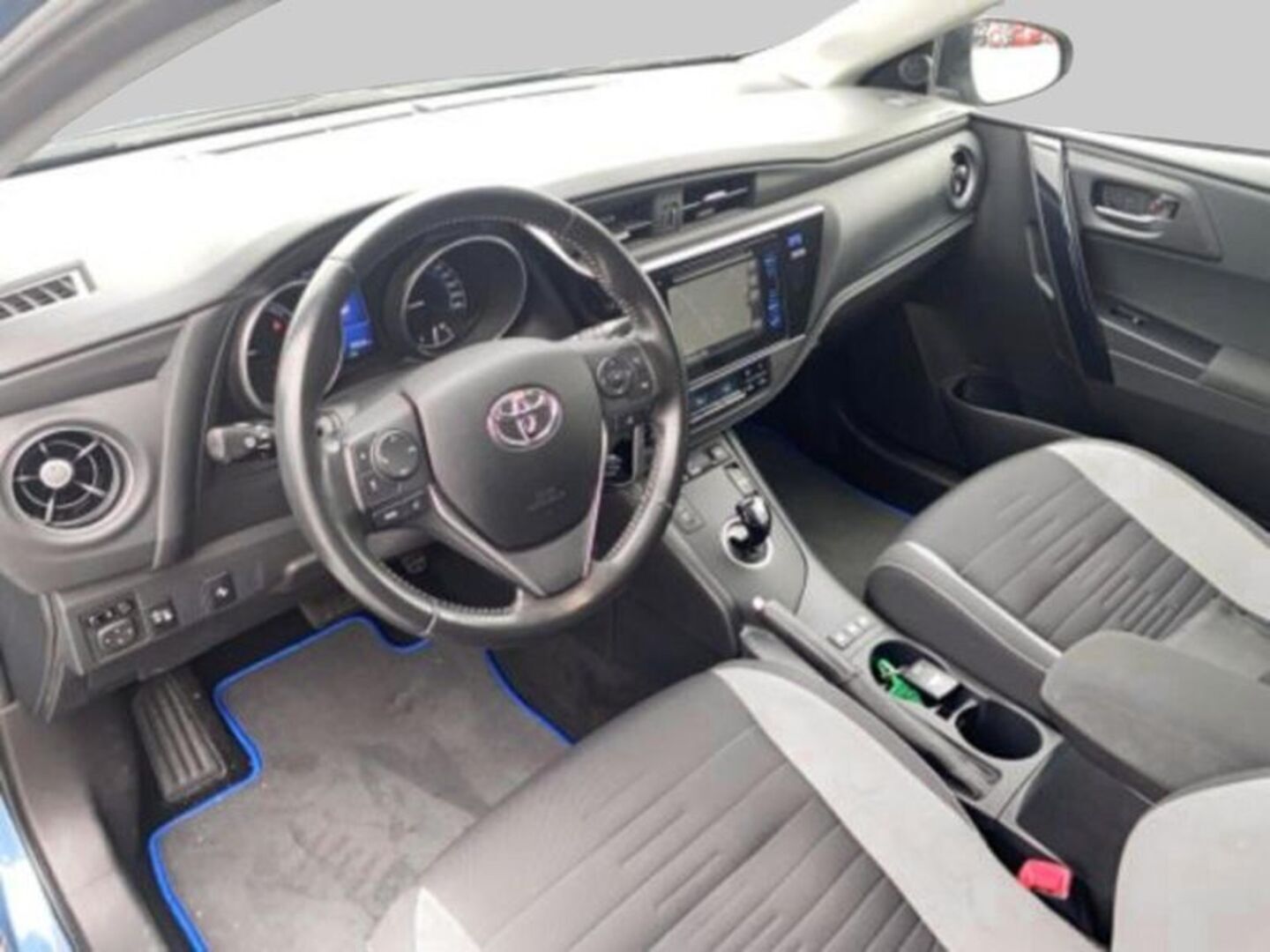 Toyota Auris 1.8 Hybrid HB 2016, photo 3/3