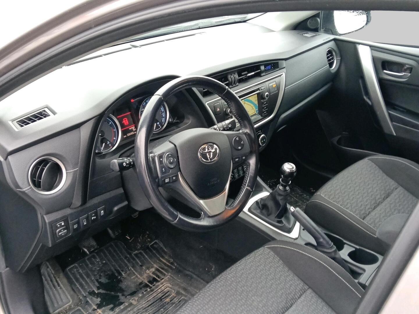 Toyota Auris 2014, bild 3/3