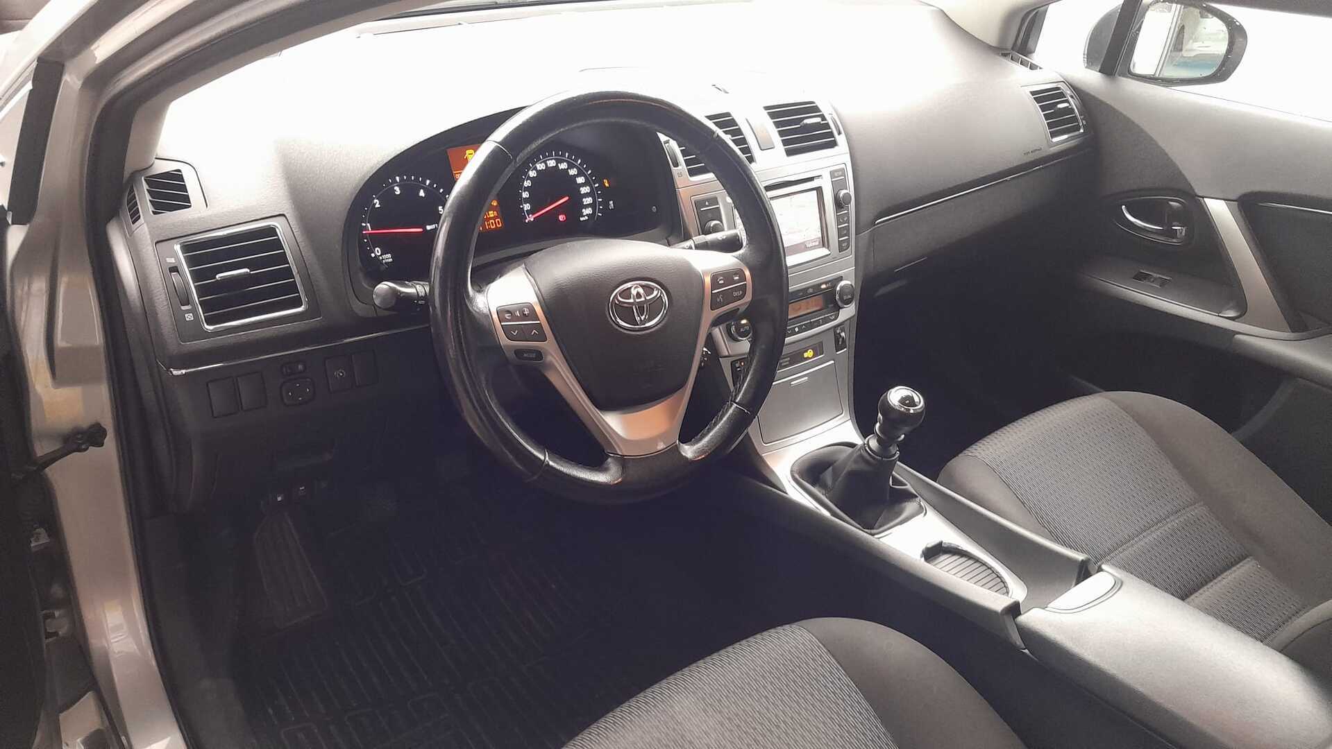 Toyota Avensis 2012, photo 3/3