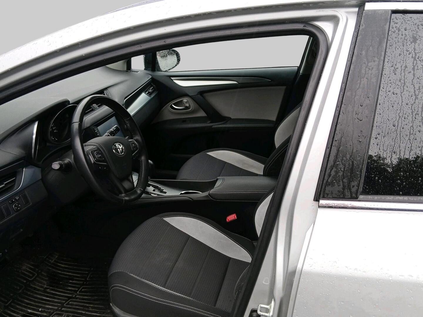 Toyota Avensis 2018, kuva 3/25