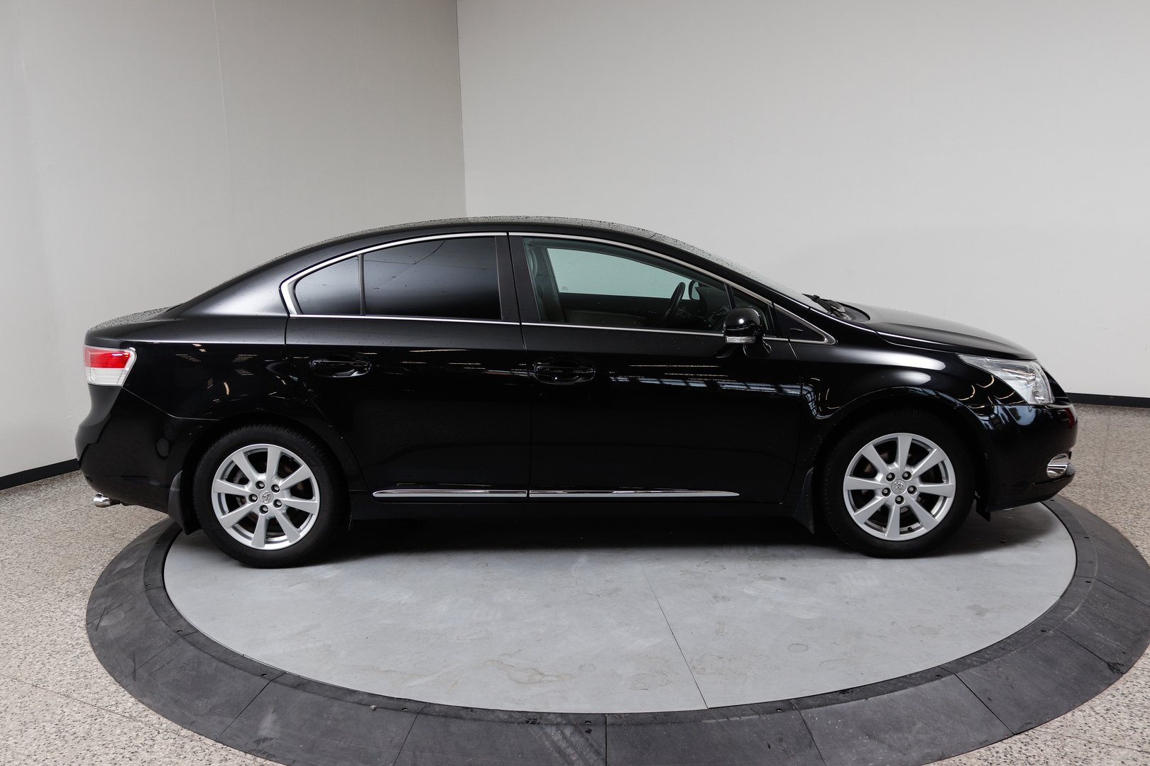 Toyota Avensis 2011, kuva 4/31