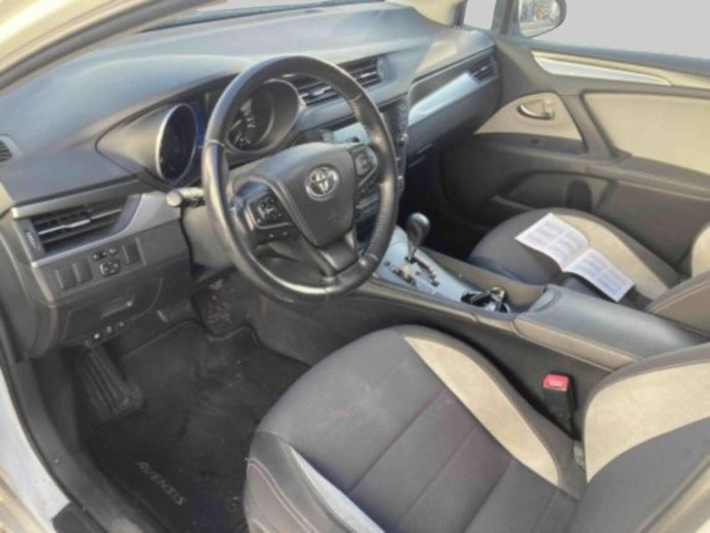 Toyota Avensis 2018, bild 3/3