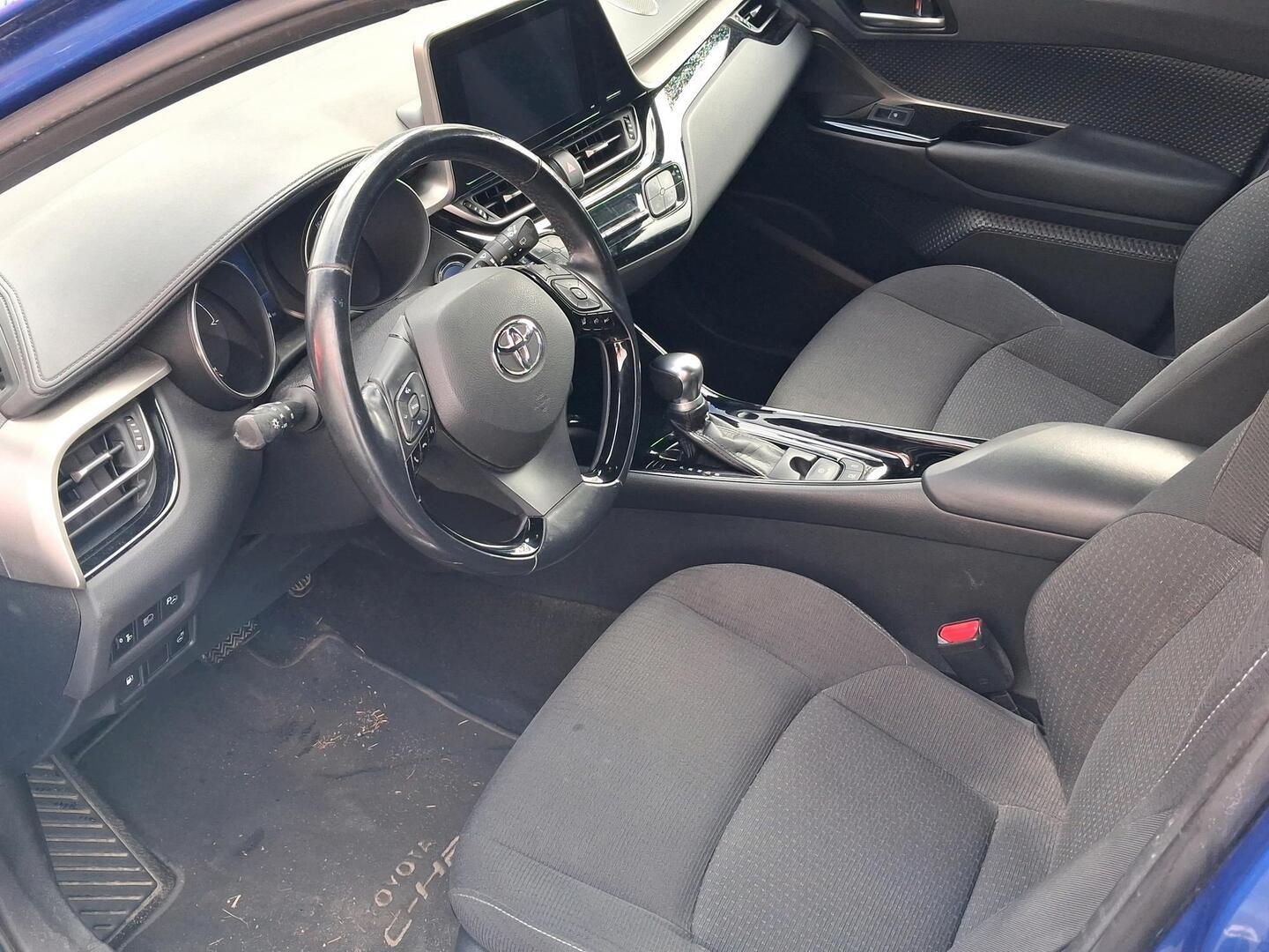 Toyota C-HR 1,8 Hybrid Style 2018, kuva 3/3