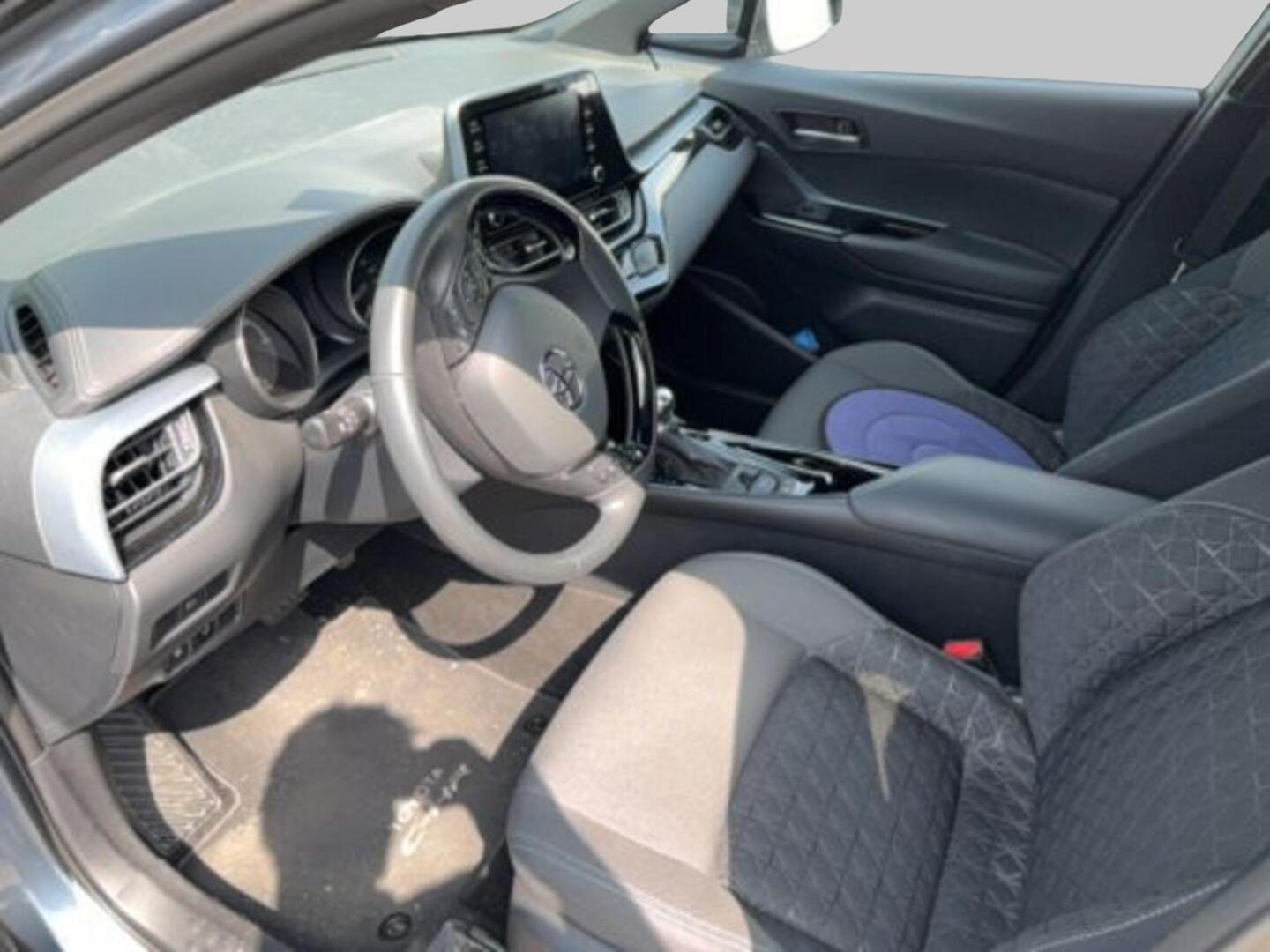 Toyota C-HR 2.0 Hybrid C-LUB Premium 2022, photo 3/3