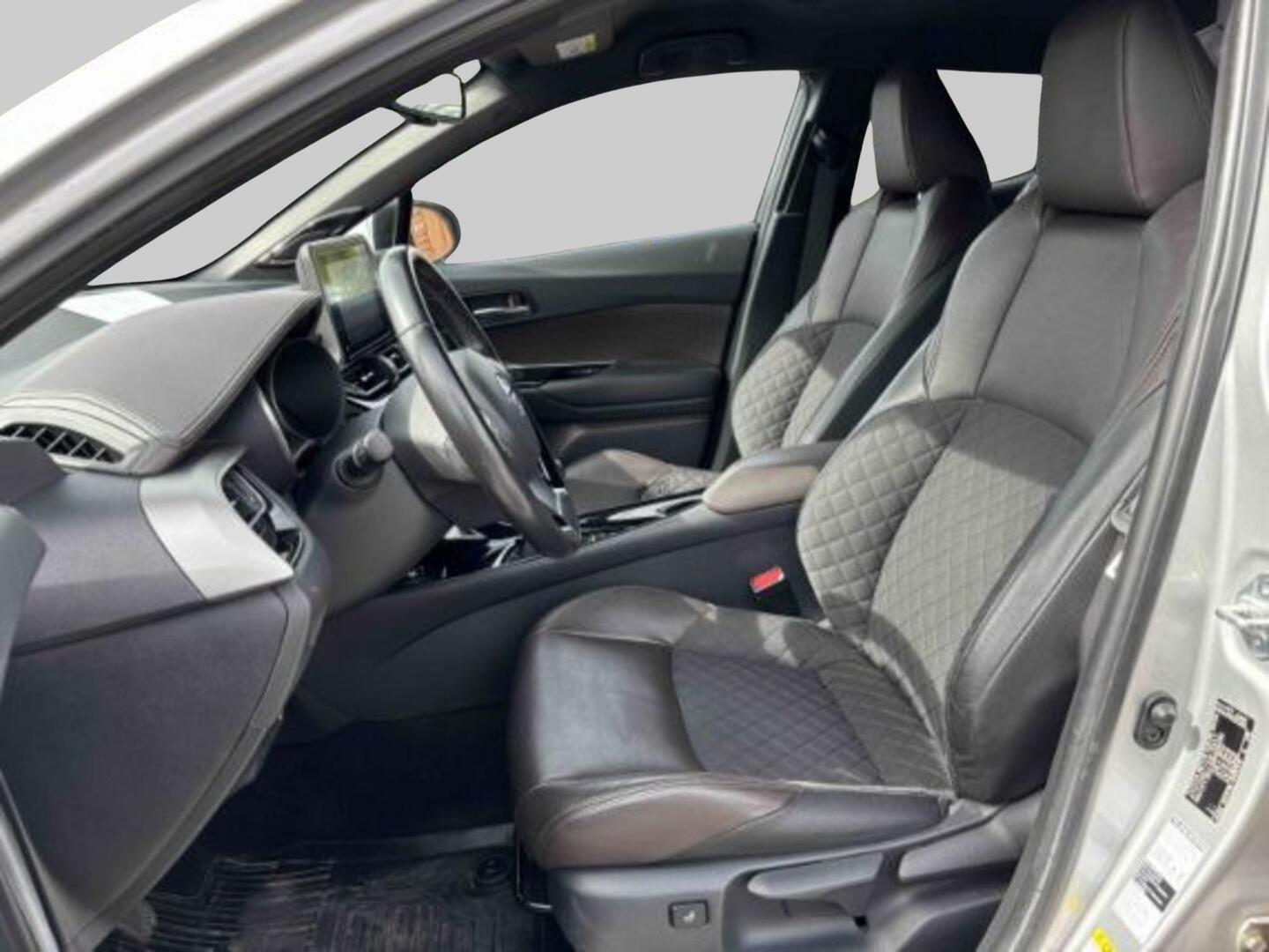 Toyota C-HR 1.2 T C-HIC 2017, kuva 3/3