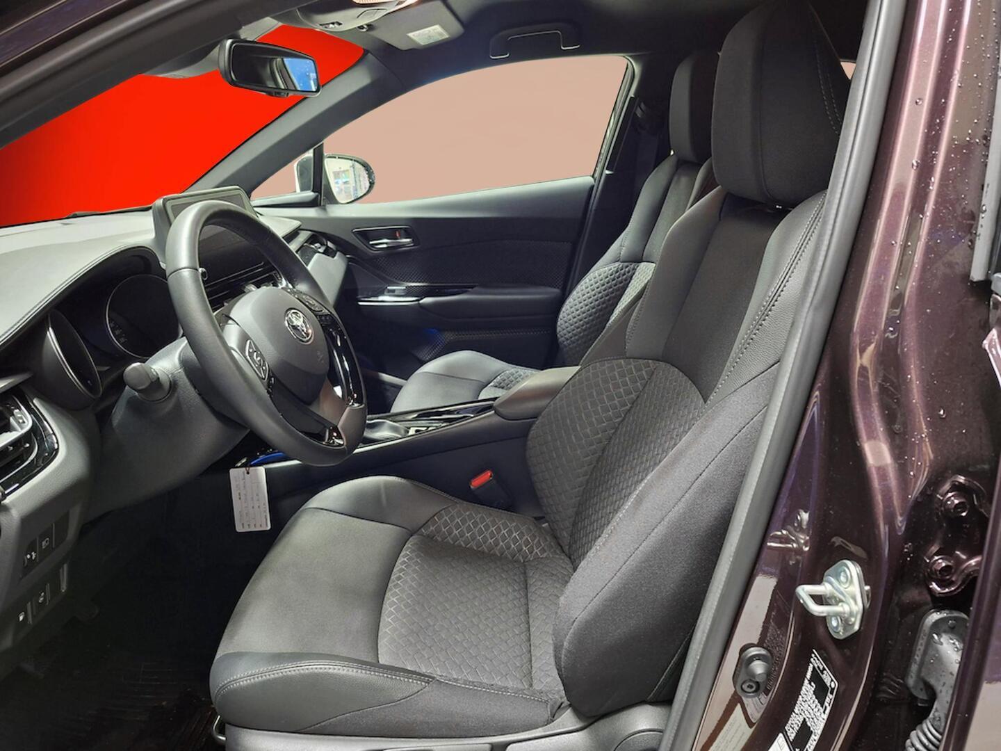 Toyota C-HR 1,8 Hybrid Intense Business 2023, kuva 3/3